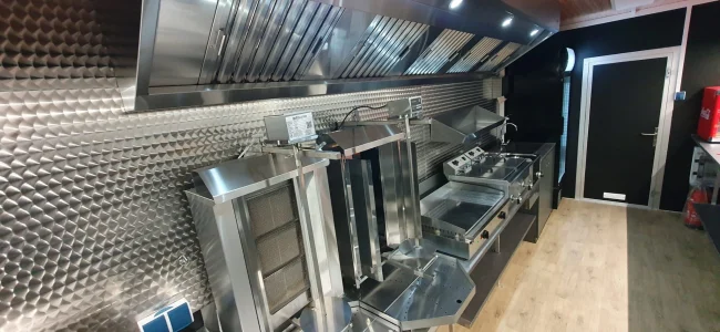 Foodtrailer-xl-innen-geräte